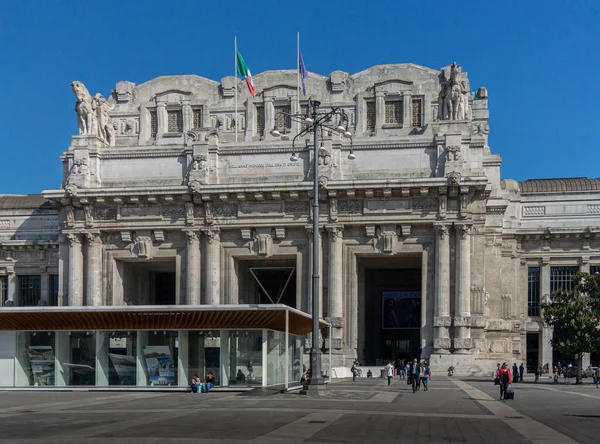Talya Nın Milano Kentindeki Merkez Stasyonu Cephesi — Stok fotoğraf