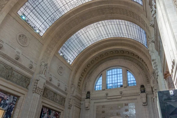 Interior Estación Central Milán Italia — Foto de Stock