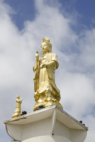 'Guan Yin', Merhamet Tanrıçası, Tayland, Trang 'daki Bodhisattva' nın Altın Heykeli.
