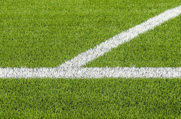 Yapay Yeşil Çim Futbol Sahası Üzerinde Beyaz Hat Işaretleme — Stok fotoğraf