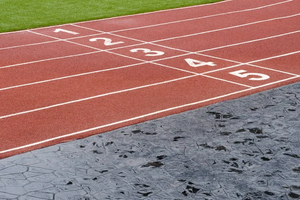 Koşu parkuru üzerinde başlangıç veya Bitiş pozisyonu 