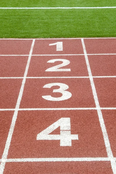 Futbol stadyumu numaralarını 1,2,3 ve 4 yarış izlemek.