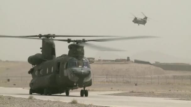 波音 ch 47 奇努克直升机 — 图库视频影像