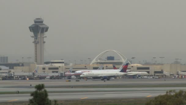 Lax traffic control tower — Stock Video