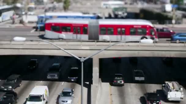 Los angeles viaduct tilt shift-zoom — Stockvideo