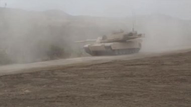 m1a1 abrams ana muharebe tankı ateş 4 tank taburu yıllık eğitim