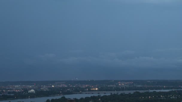 Avión volando a través de una tormenta eléctrica — Vídeos de Stock