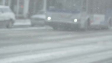 meşgul dc sokak üzerinde kar yağışı
