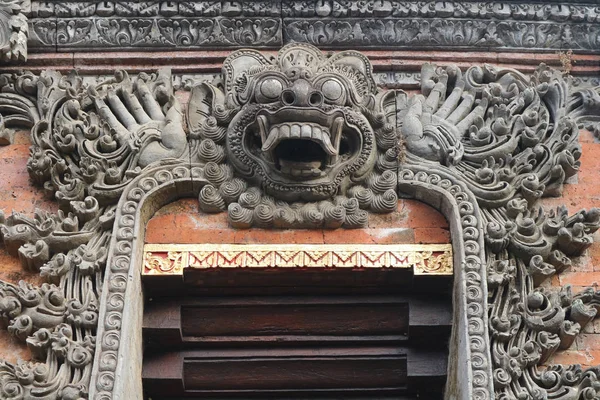 Tête Lion Dragon Dessus Entrée Temple Indonésien Sur Île Bali — Photo