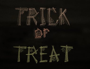 Tebeşir harfleri, Cadılar Bayramı, Şeker mi şaka mı?