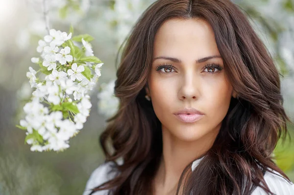 Beautiful young woman face closeup - perfect skin — Stock Photo, Image
