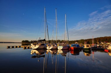 Yansıma yat Bay sakin suda