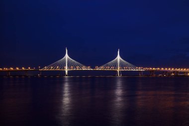 St Petersburg yeni Askılı köprü.