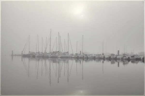 Yachts Στην Ομίχλη Φωτογραφία Αρχείου