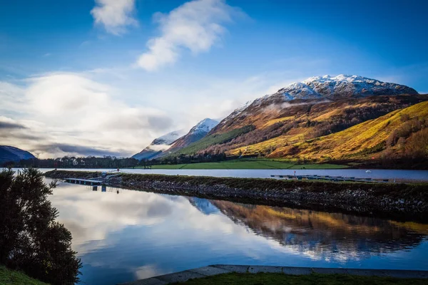 Écluses Laggan Écosse Une Vue Sur Montagne Meall Nan Dearcag — Photo