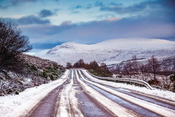 Snow Covered Road Travelling Scotland — Stock Photo, Image