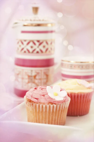 Cupcakes Plate Isolated Pink Bokeh Background — Stock Photo, Image