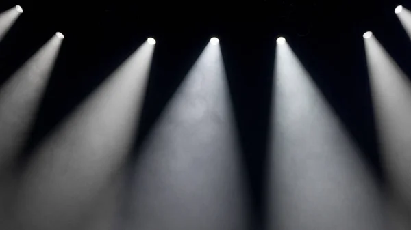 Luzes brancas no palco — Fotografia de Stock
