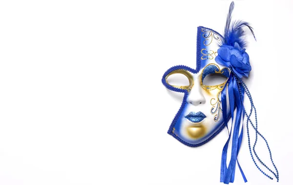白い背景にマルディグラ・ブルーとゴールドのためのマスク — ストック写真