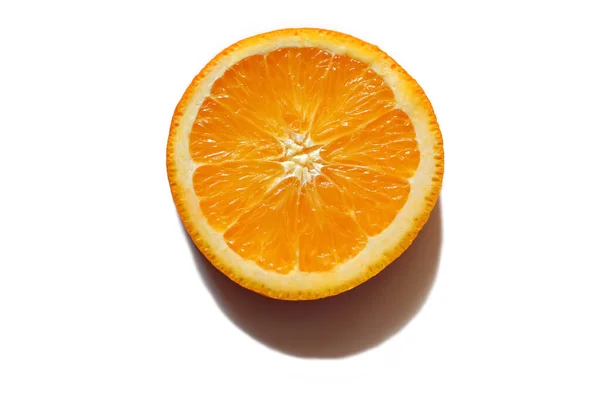 Оранжевый Ломтик Белом Фоне Тенью Солнца — стоковое фото