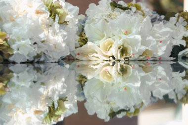 Çiçek decortion tablo. Yansıması ile yakın çekim