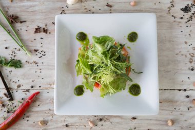 Yaz ruccola ve domates salatası