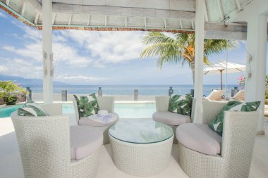Lüks Teras Yüzme Havuzu ve Deniz Manzaralı Resort