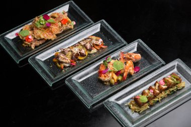 Farklı meze ve anti pasti. Deniz gıda plakalı Tapas ve b