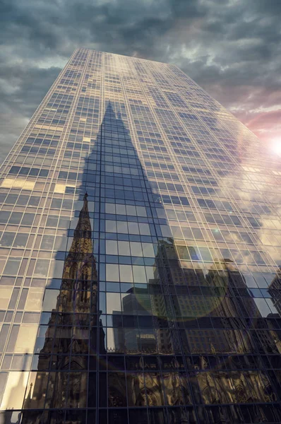 Ψηλό ουρανοξύστη στη Νέα Υόρκη — Φωτογραφία Αρχείου