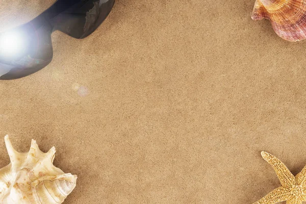 Ochelari de soare în nisip — Fotografie, imagine de stoc
