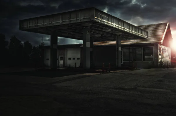 Estación Servicio Abandonada Puesta Sol Fondo — Foto de Stock