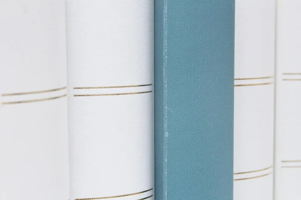 White book shelf close-up — Stock Photo, Image