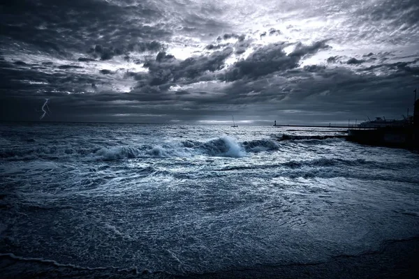 Yacht at the sea — Stock Photo, Image