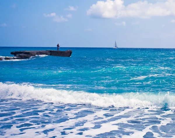 Wawe splashes sea storm horizon — Stock Photo, Image