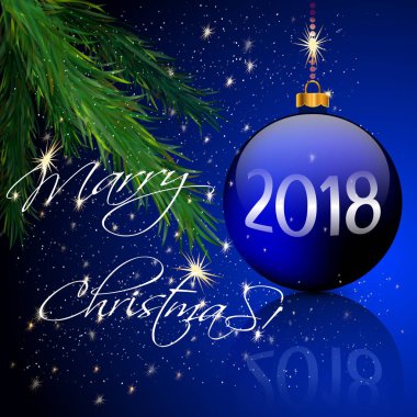 Noel topları ve mum ışığı, çam