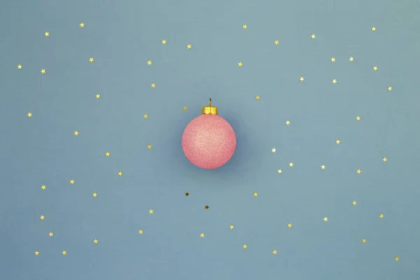 Pembe Noel Top mavi zemin üzerine