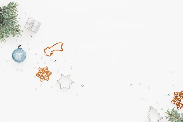 Свято фону з gingerbread та новорічних прикрас — стокове фото