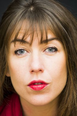 Güzel bir kadının portresi. 