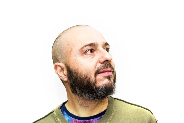 Bonito, homem careca com barba no fundo branco — Fotografia de Stock