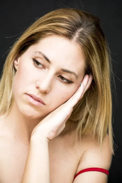 Portrait of a beautiful woman — Stock Photo, Image