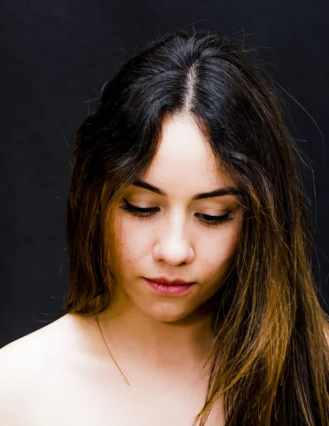 Beauty Woman Portrait over Black Background — Stock Photo, Image