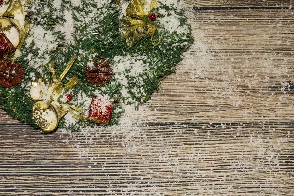 Χριστουγεννιάτικη διακόσμηση σε ξύλινο φόντο — Φωτογραφία Αρχείου