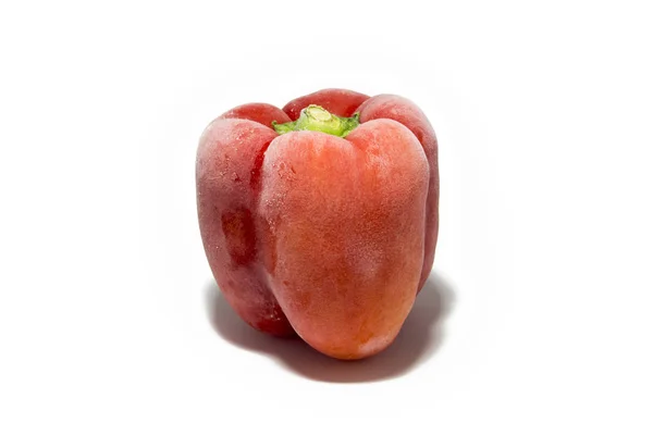 在白色背景上分离的红甜椒 — 图库照片