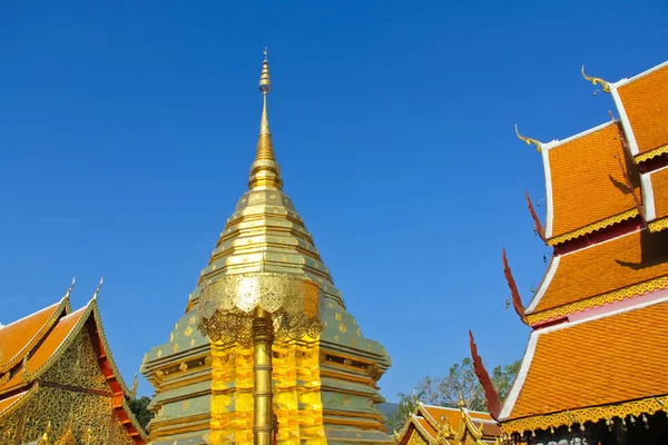 Golden Pagoda, Phra bu DOI Suthep Chiang Mai, Tayland. 