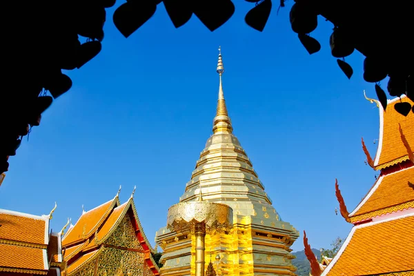 Golden Pagoda, Phra bu DOI Suthep Chiang Mai, Tayland. 