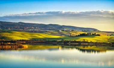 Toskana, Santa Luce Gölü Panoraması Sunset'teki, Pisa, İtalya