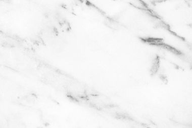 Beyaz Carrara mermer banyo veya kitch'deki doğal ışık yüzey