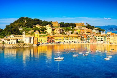 Sestri levante, sessizlik defne deniz limanı ve plaj görüntüleyin. Liguria, 