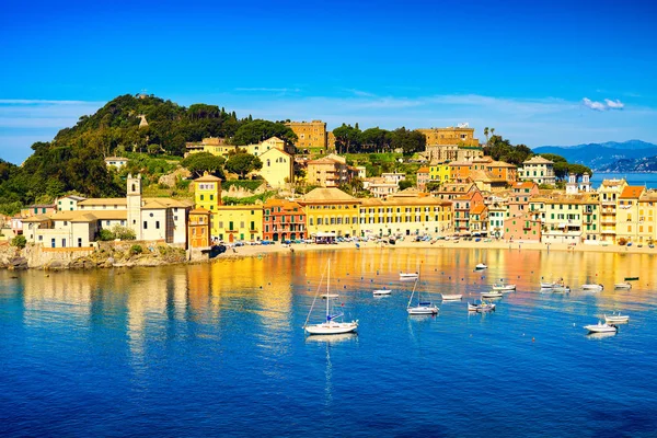 Sestri levante, stilte baai zee haven en strand uitzicht. Ligurië, — Stockfoto