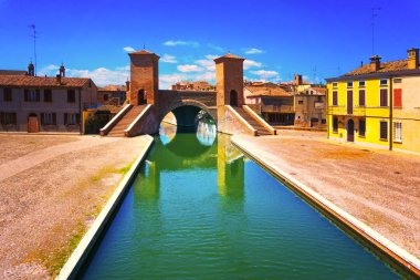 Comacchio, Tre Ponti veya Trepponti üç yolu köprü. Ferrara, EMI